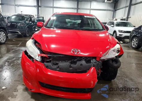 2010 Toyota Corolla Matrix z USA, uszkodzony, nr VIN 2T1KU4EE0AC221064